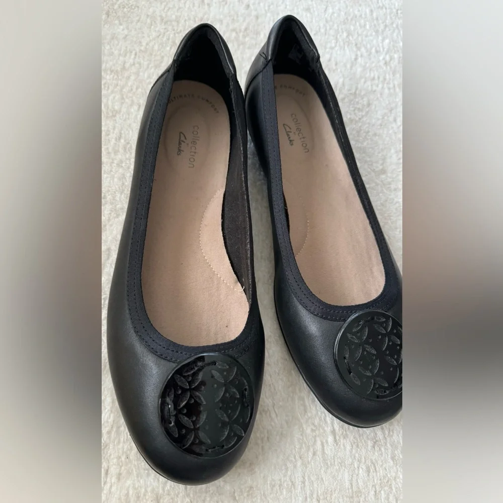 Clarks Women's Black Ballet Flats - Picture 3 of 11